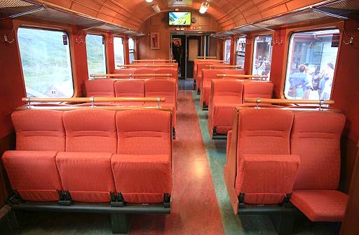 Ein leerer Waggon: Nur bei der letzten Fahrt des Tages ...