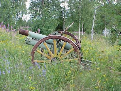 ... nur das Gesch�tz droht ...