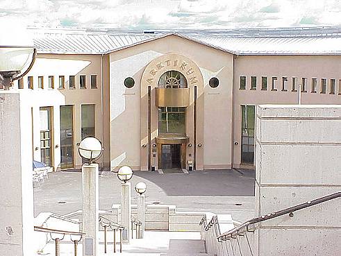 Am Arktikum von Rovaniemi ...