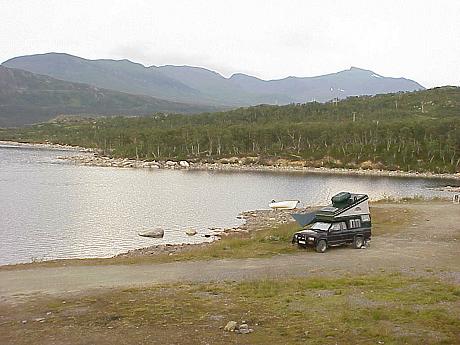 ... endlich wieder Idylle: am See Nesjoen ...