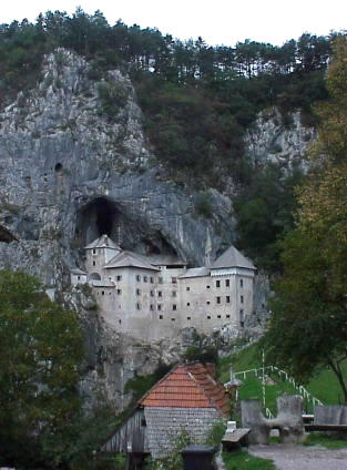 Der Adlerhorst: Burg Predjama ...