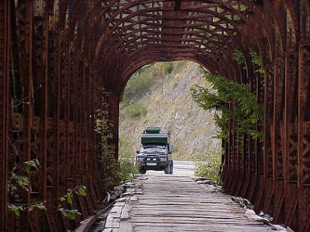 Den Explorer trgt die Brcke leicht!