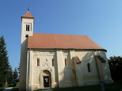 Katholische Wehrkirche (Bild: Figedi Ubul) ...