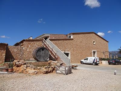 Angel Bodegas mit Blick auf die Sierra Norte Mallorquina ...
