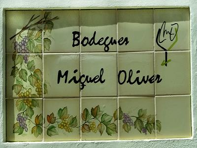 ... Tafel am alten Keller in Petra - Neubau im Weingarten ...