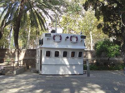 ... leere Idylle am Museum ...