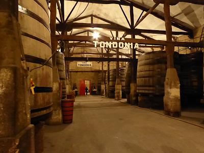 ... in der Bodega Blondeau mit alten Flaschen ...