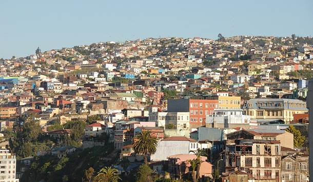 ... mit Blick ber die Stadt ...