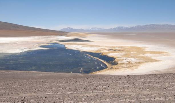 Salzsee auf 3.800 m Hhe ...