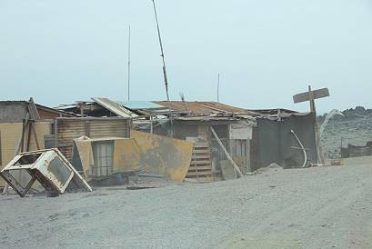 Behausung an der Kstenpiste ...