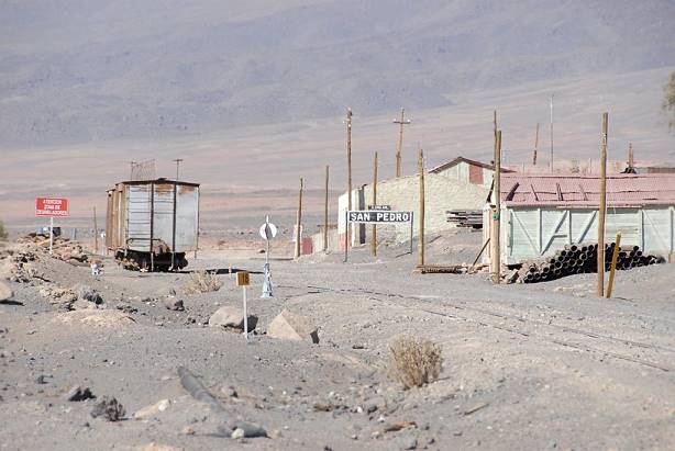 Bahnstation auf dem Weg nach Bolivien, hier fahren tglich Zge von Calama nach Uyuni durch