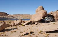 bernachtungsplatz zwischen Felsen auf dem Weg nach Uyuni