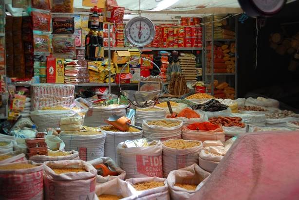 Marktstand mit Gewrzen ...