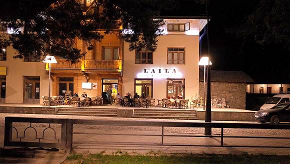 Bar am Abend, erquickend und labend ...