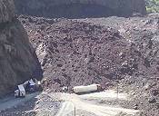 Diese LKW-Gespanne hatten hoffentlich noch Glck im Unglck ...