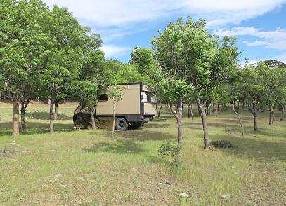 Nun windgeschtzt unter Bumen ...
