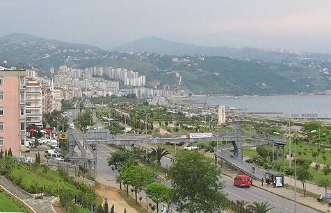Trabzon: Jeder will Meerblick, Autobahn direkt am Meer inclusive ...