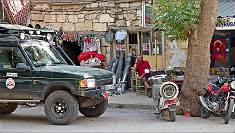 Tee trinken in einem Dorf ...