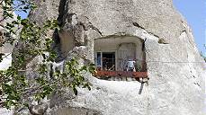 Hhlenbehausung wieder bewohnt ...