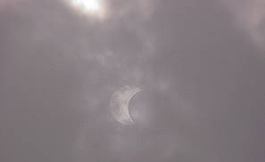 Partielle Sonnenfinsternis ber der Grenze ...