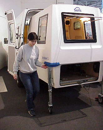 ... vollendet Frau Mller: Die VarioBoxx wird rausgerollt ...