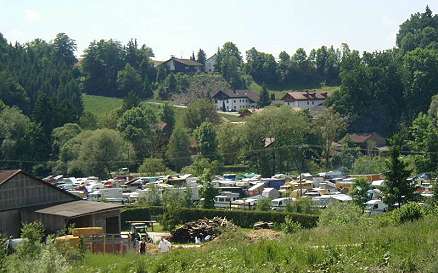 ... dann ist alles brechend voll ...